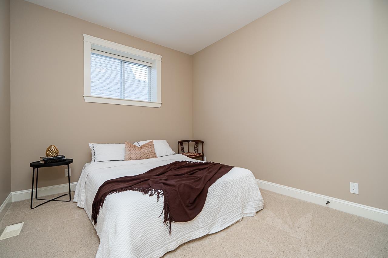 2513 164 Street Property Photo 27