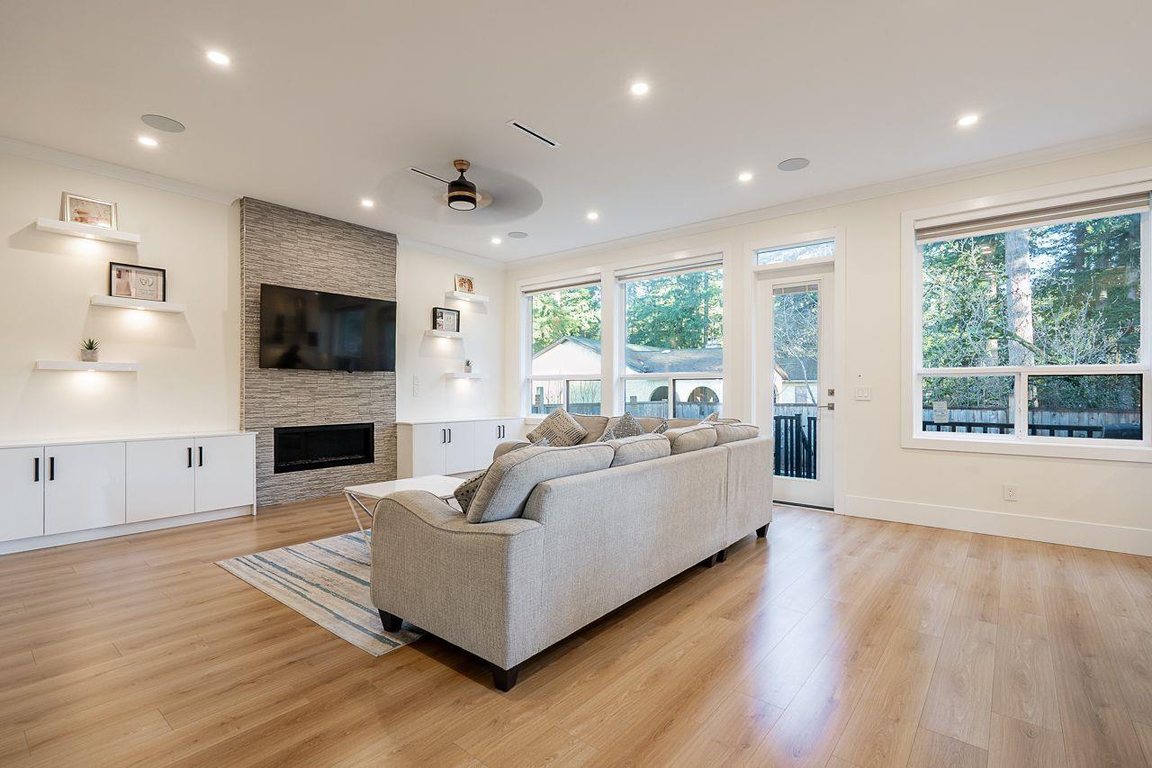 19805 32 Avenue Property Photo 9