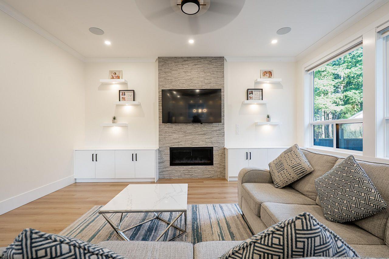 19805 32 Avenue Property Photo 10