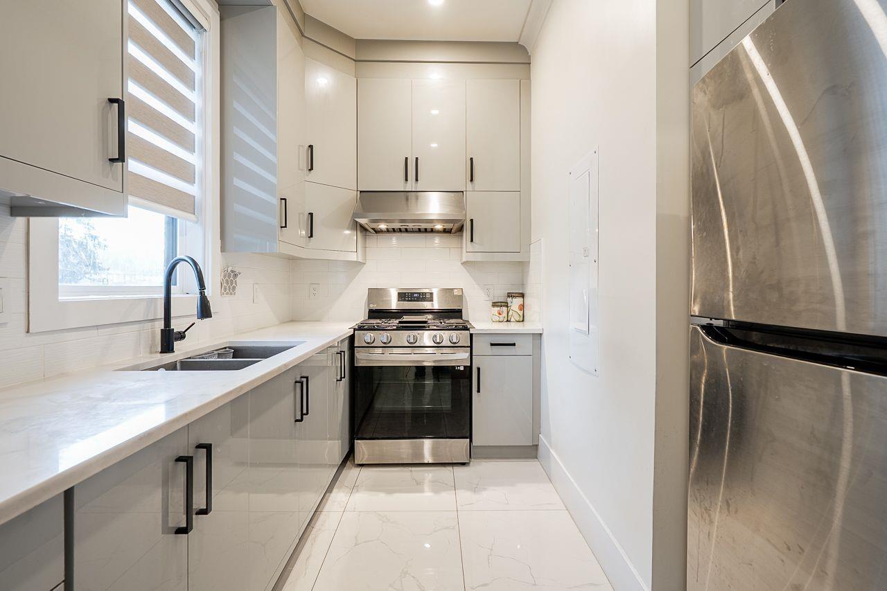 19805 32 Avenue Property Photo 18