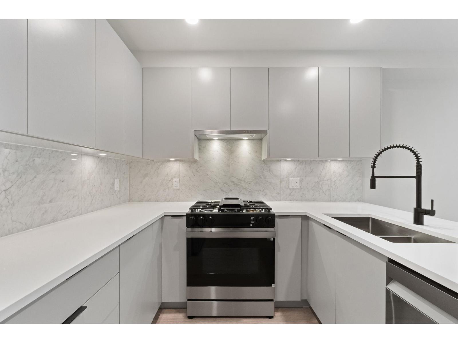 418 13258 105 Avenue Property Photo 3