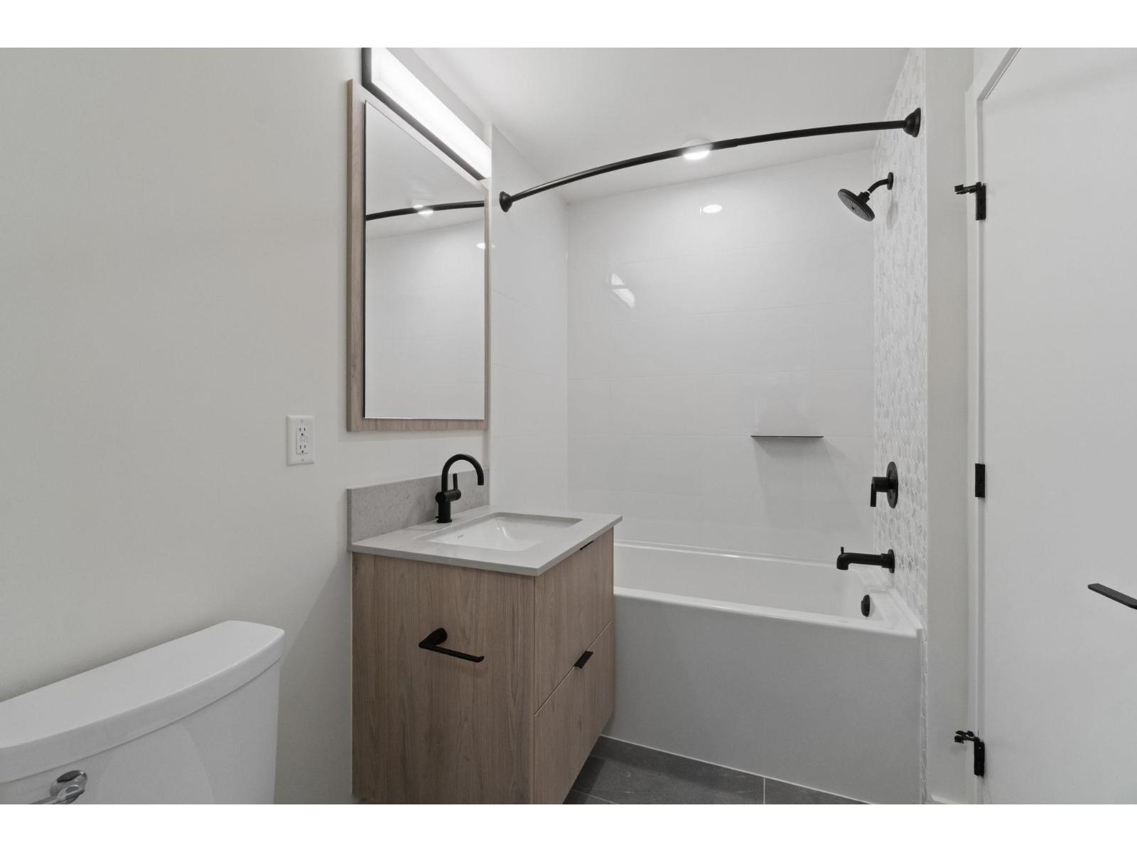 418 13258 105 Avenue Property Photo 16