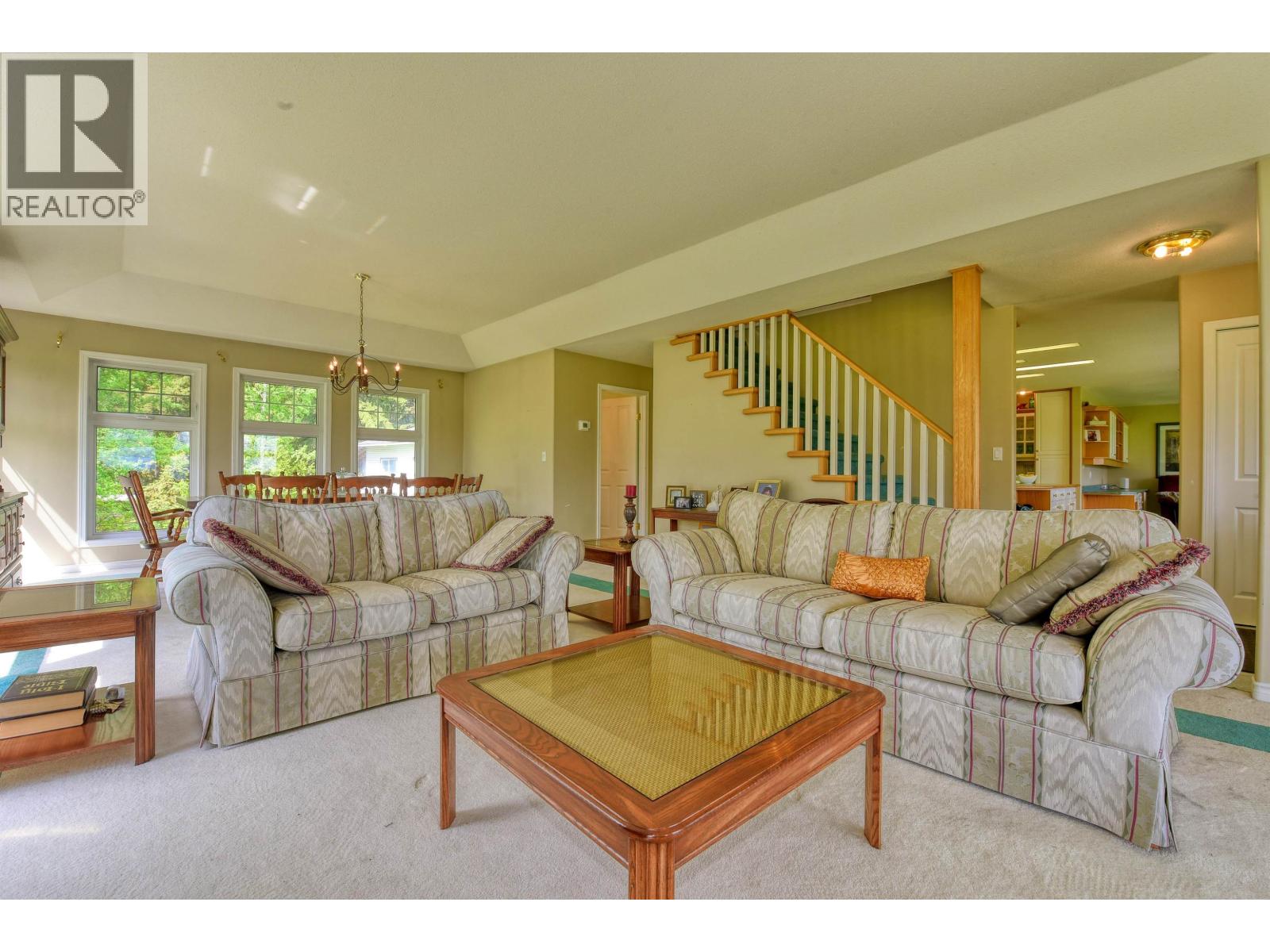 77 Woodland Drive Property Photo 3
