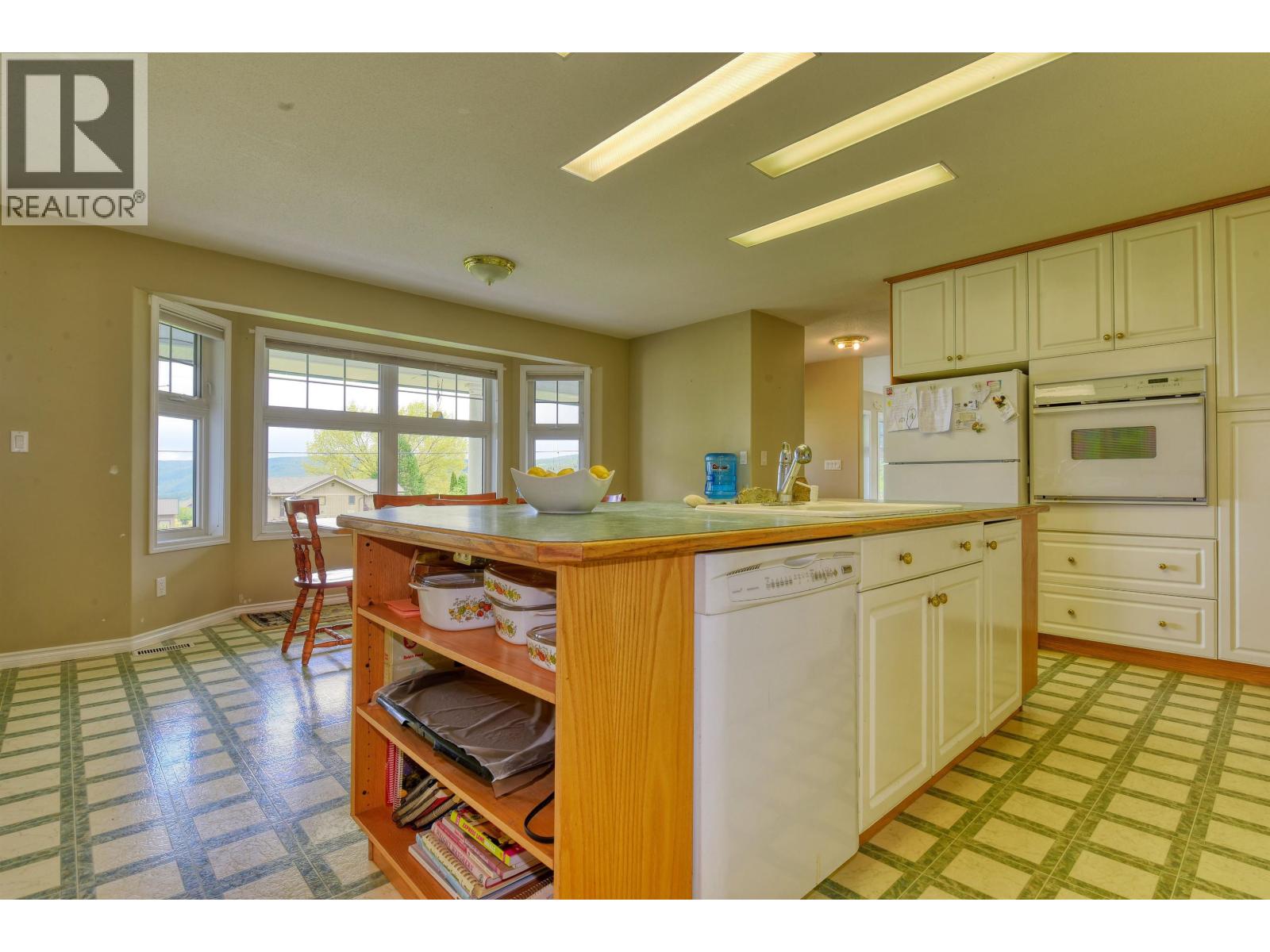 77 Woodland Drive Property Photo 5