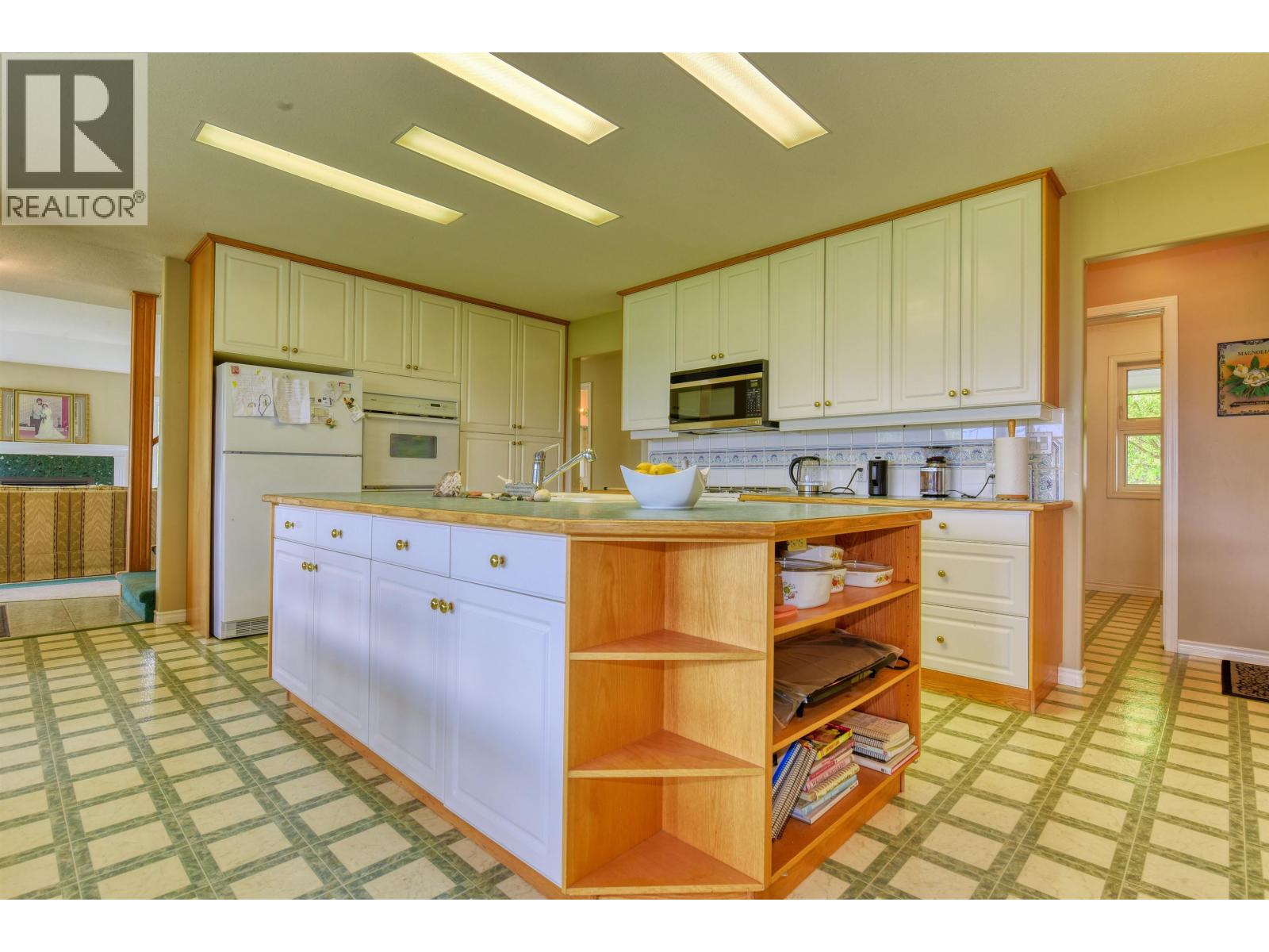 77 Woodland Drive Property Photo 6