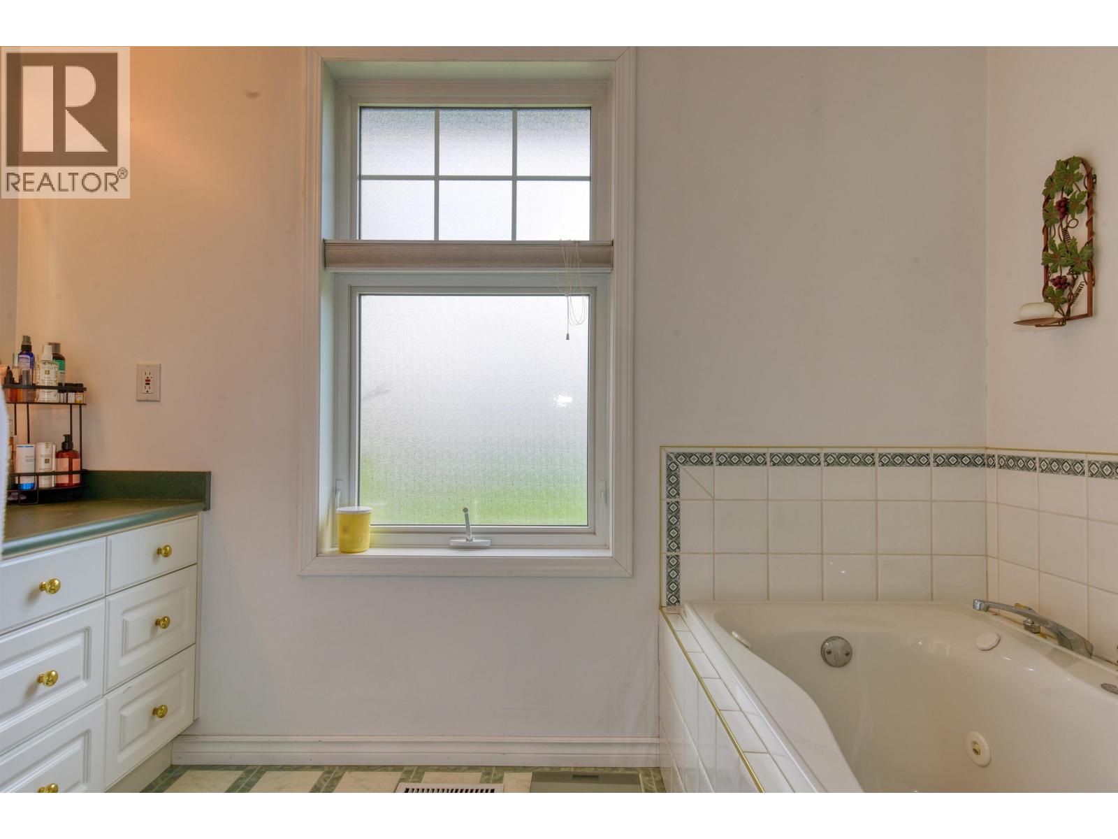 77 Woodland Drive Property Photo 13