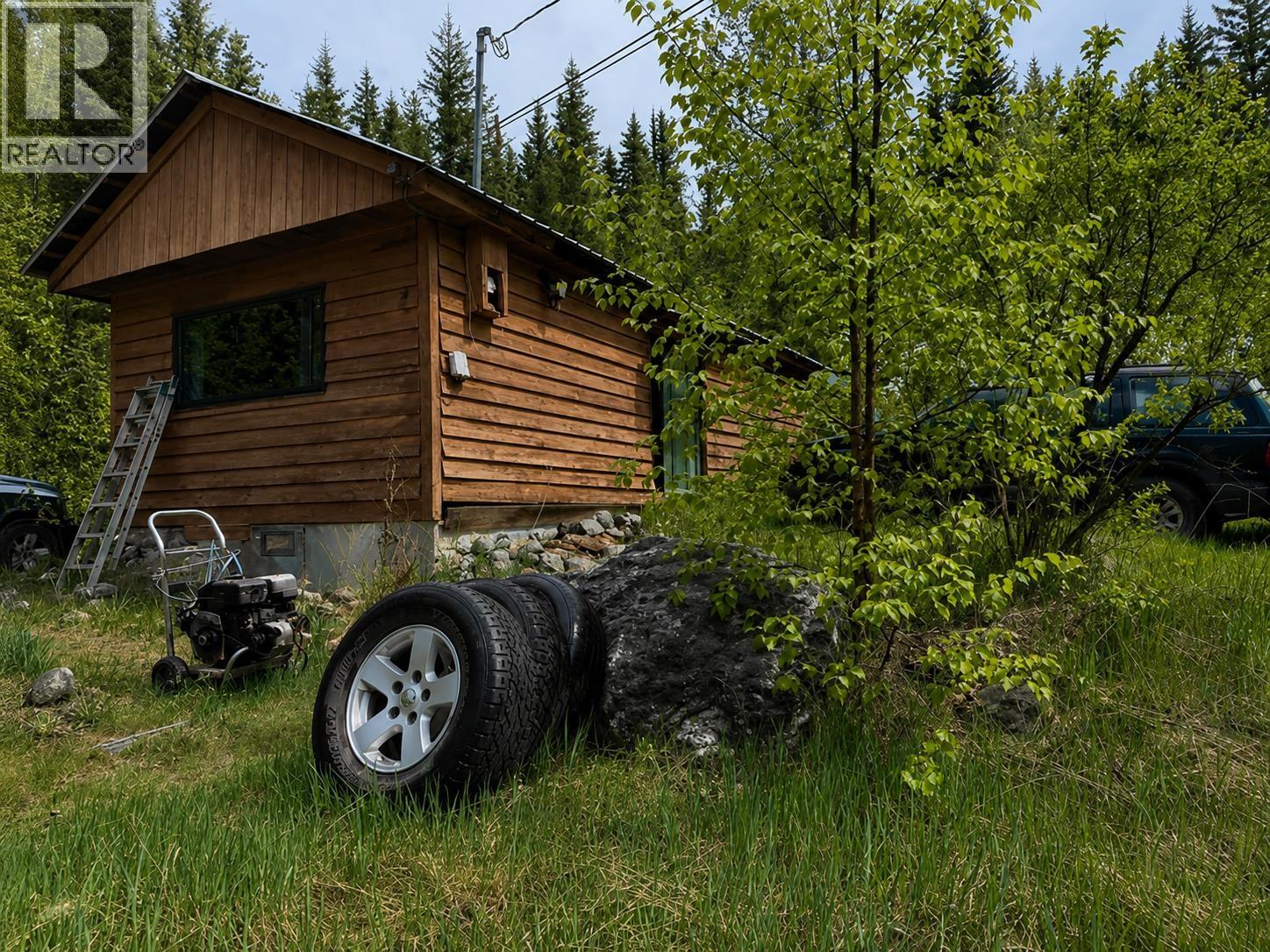 6348 Rosette Lake Road Property Photo 6
