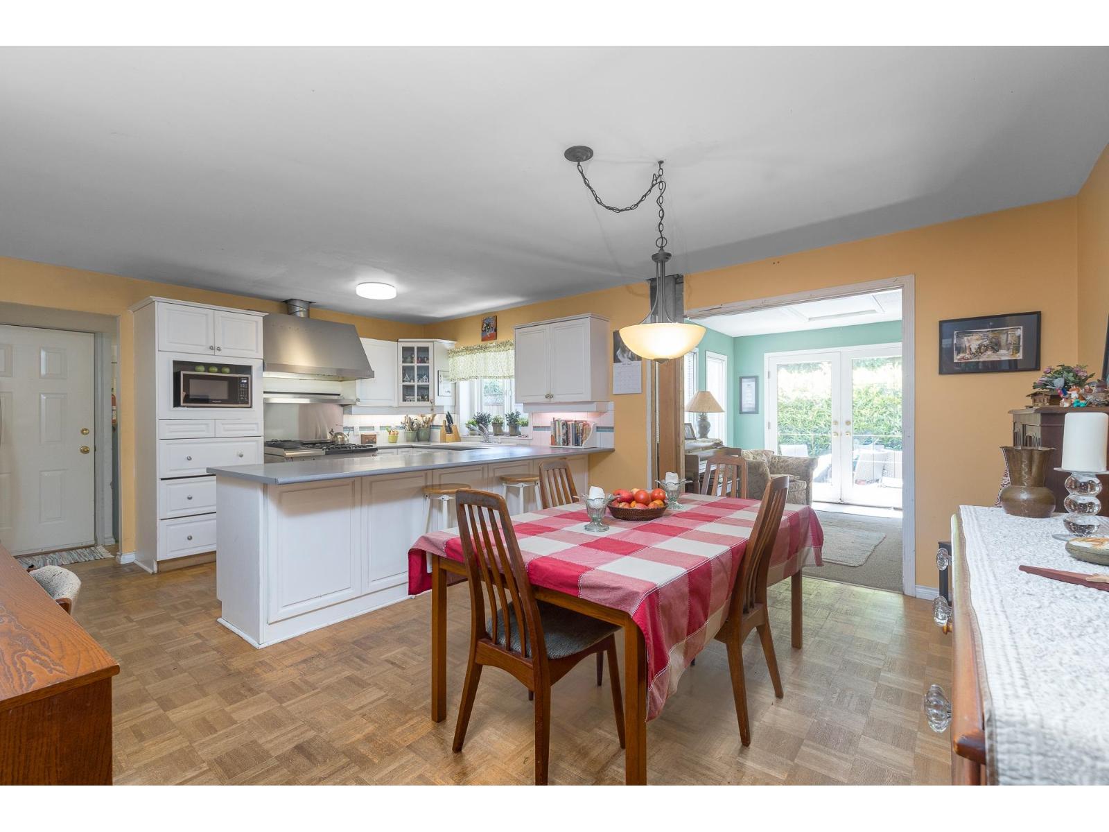 12522 26a Avenue Property Photo 5