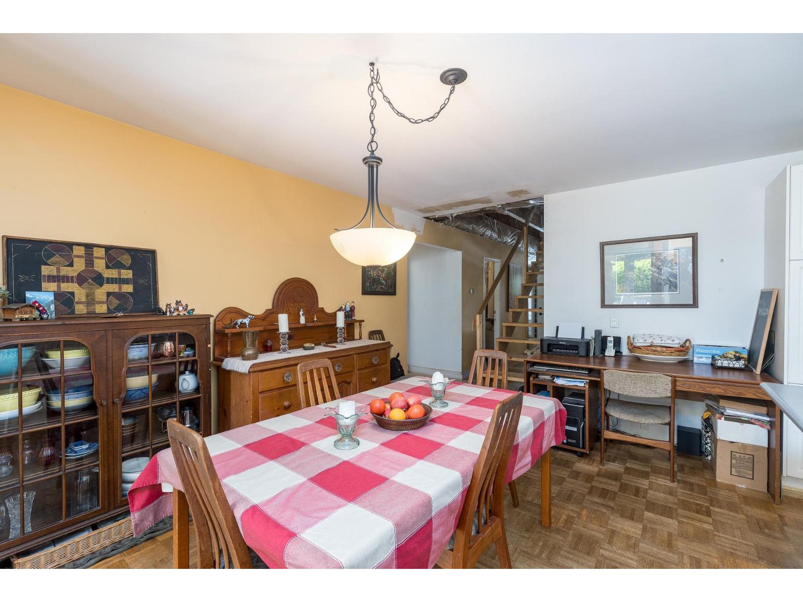 12522 26a Avenue Property Photo 6
