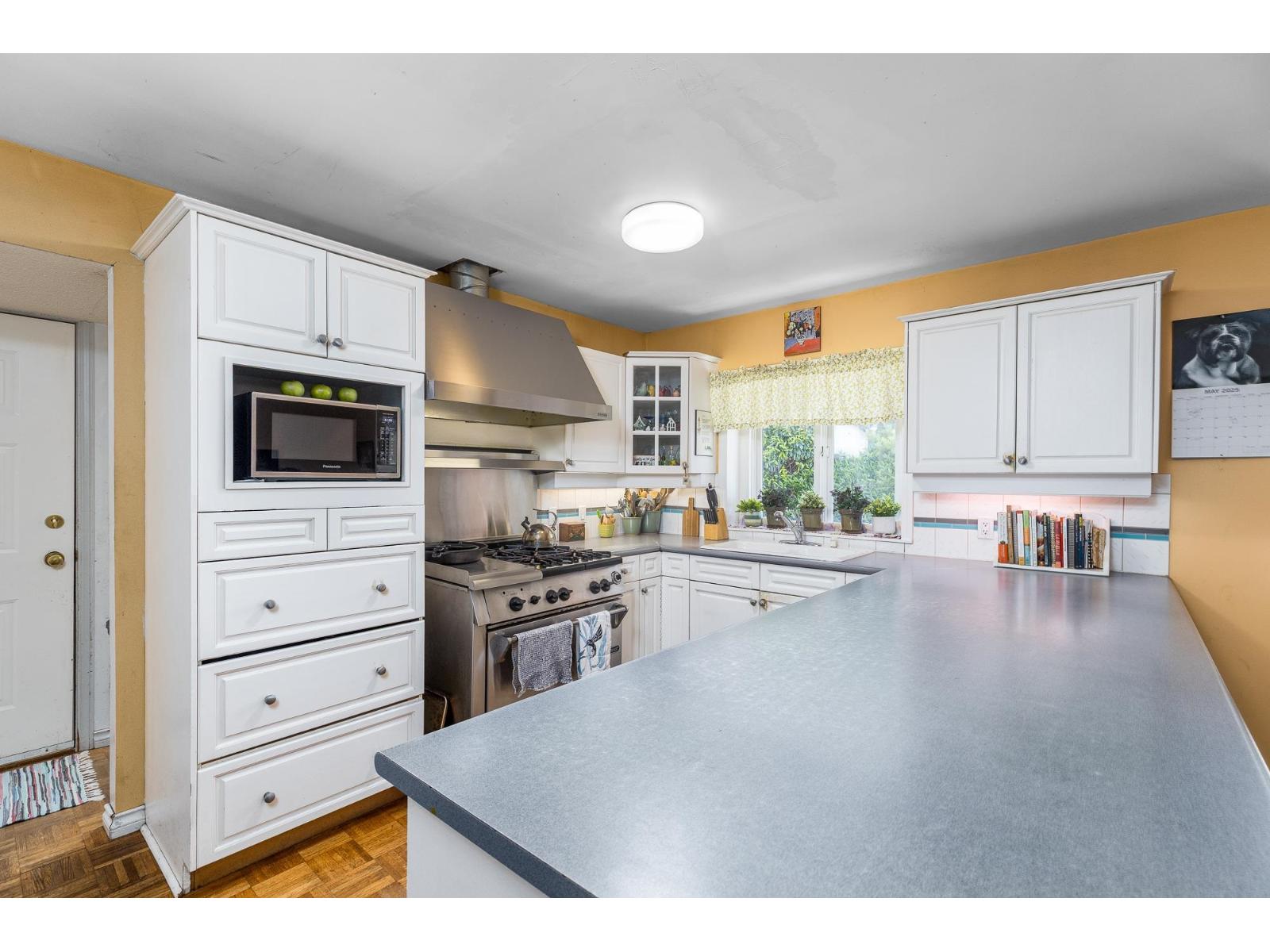 12522 26a Avenue Property Photo 8