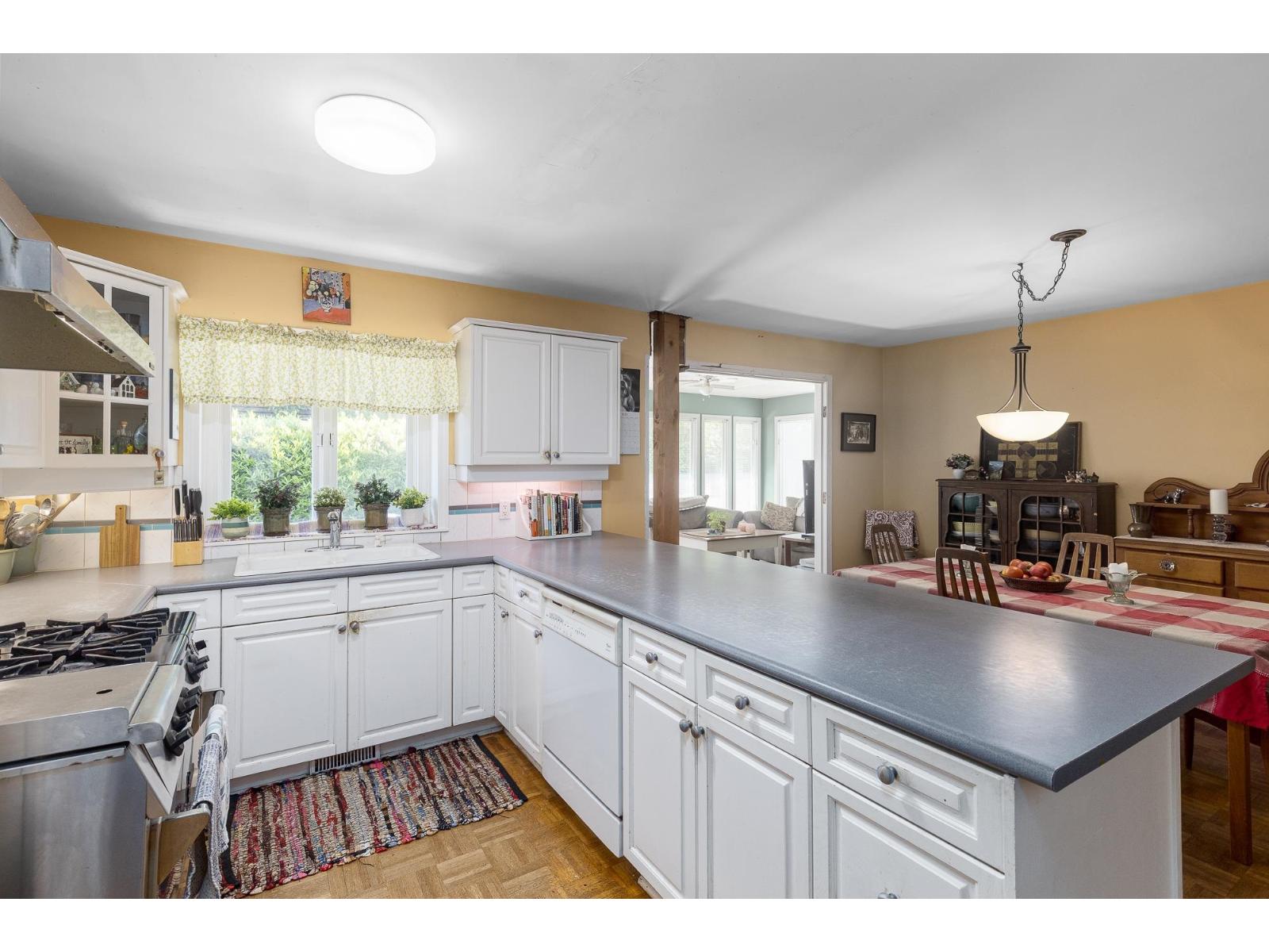 12522 26a Avenue Property Photo 9