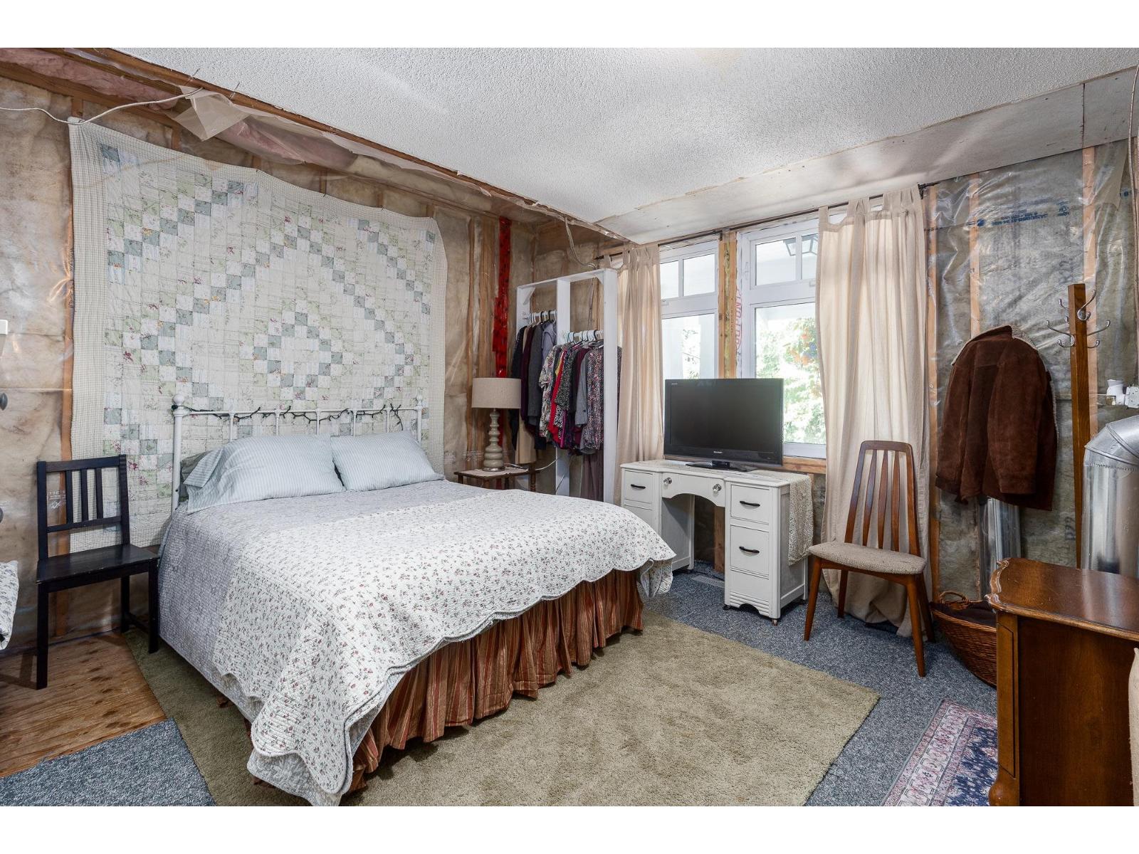 12522 26a Avenue Property Photo 12