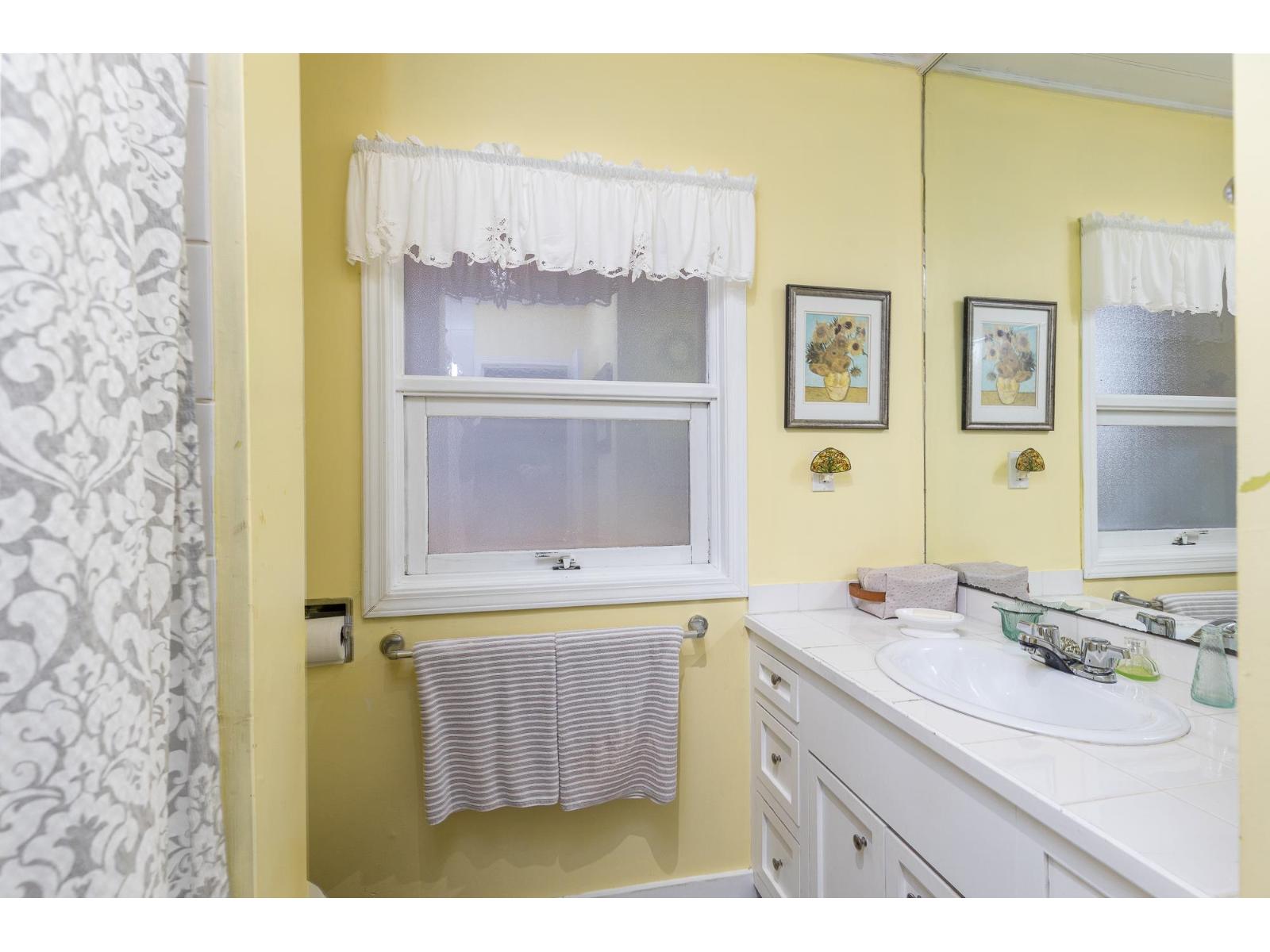 12522 26a Avenue Property Photo 16