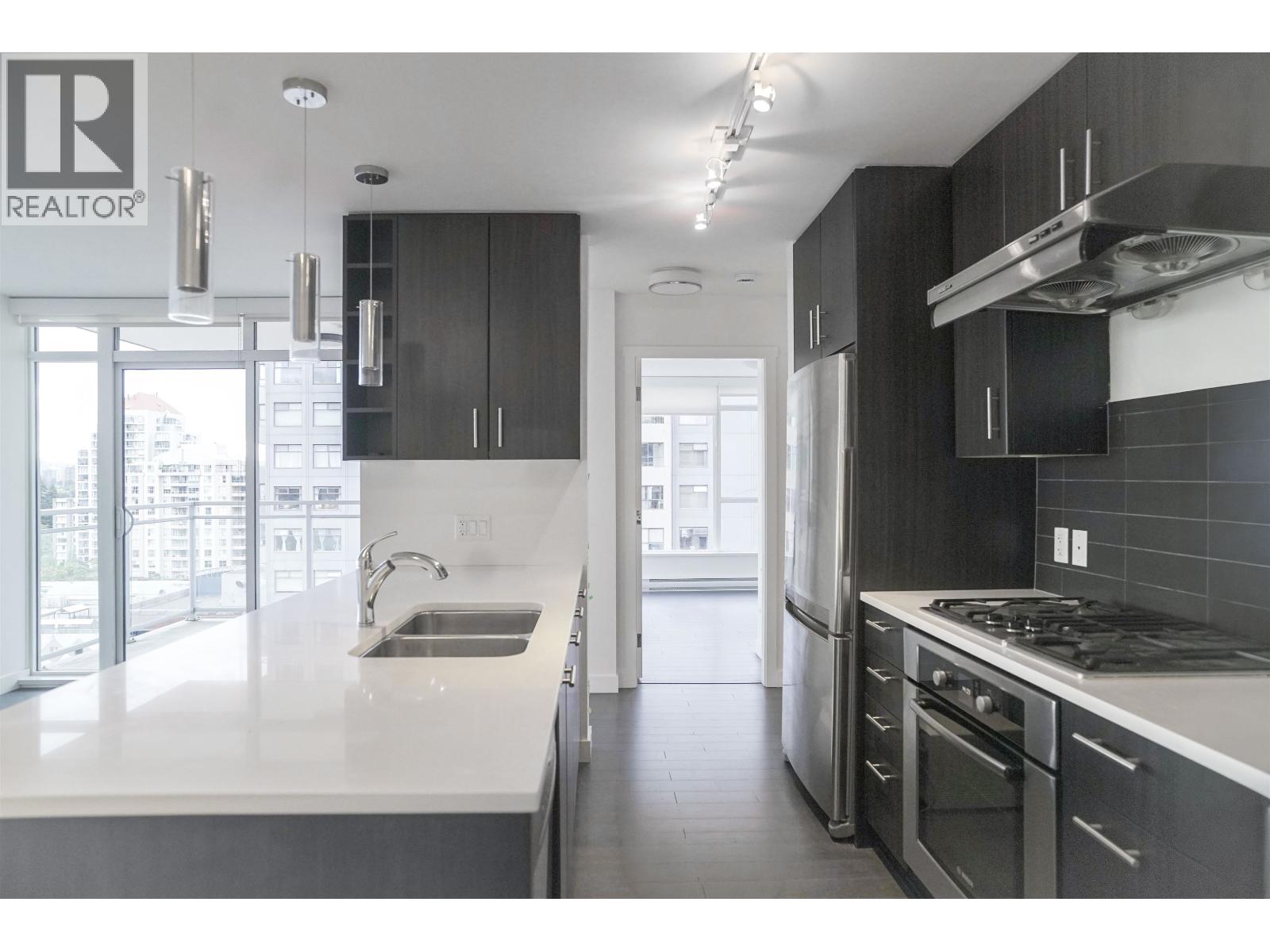 1705 608 Belmont Street Property Photo 5
