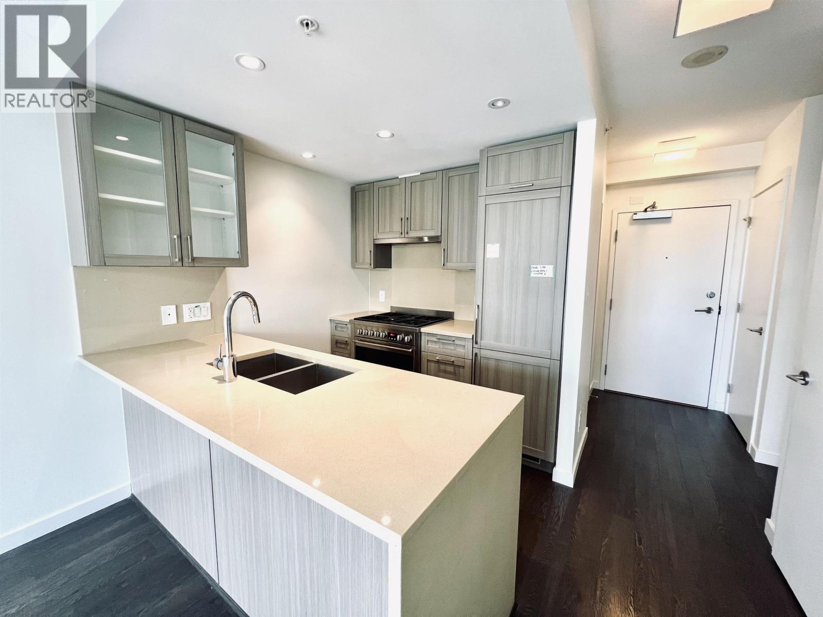 605 5598 Ormidale Street Property Photo 4