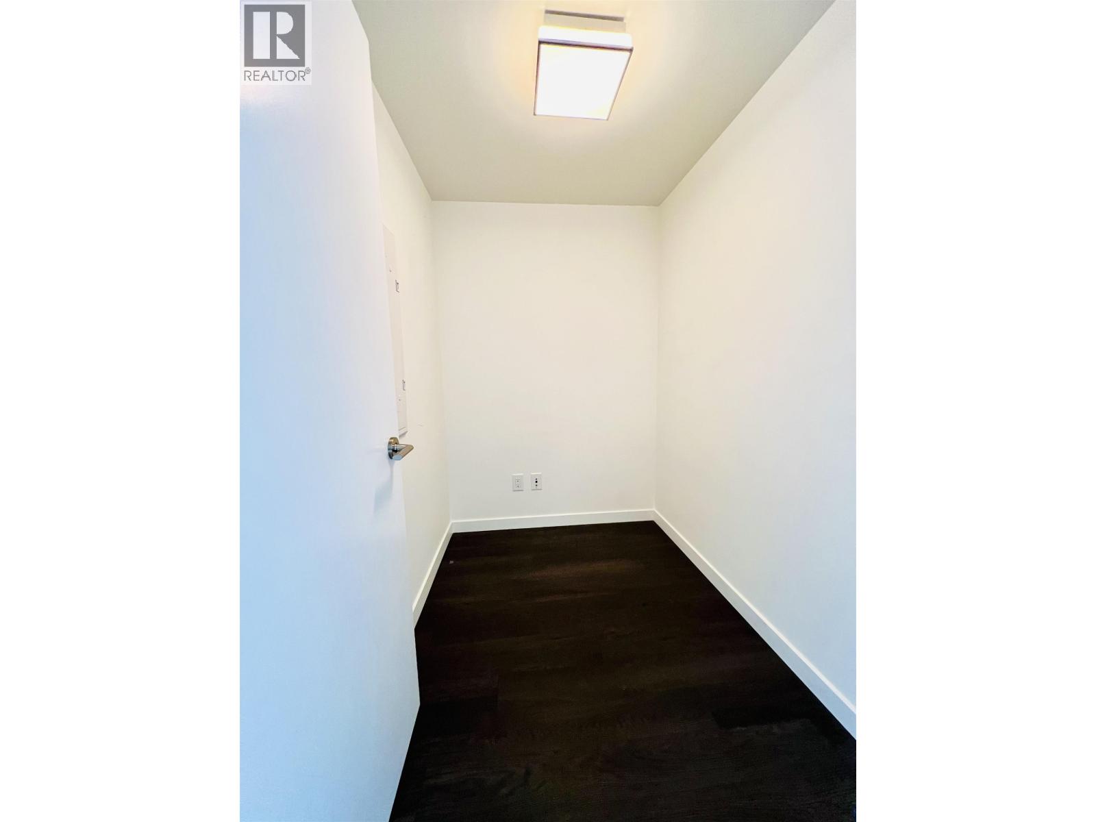 605 5598 Ormidale Street Property Photo 6