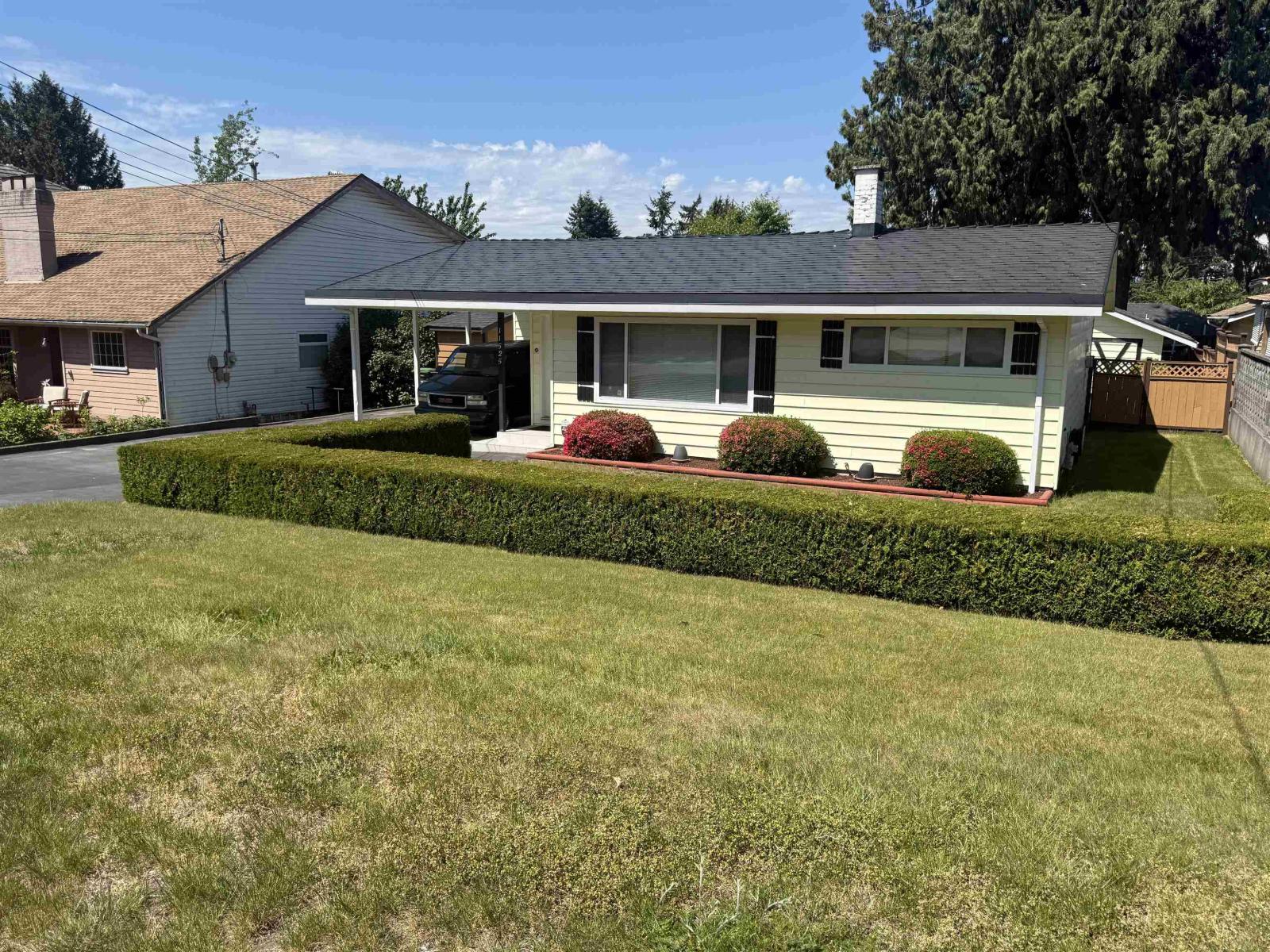 11525 96A AVENUE Property Photo 1