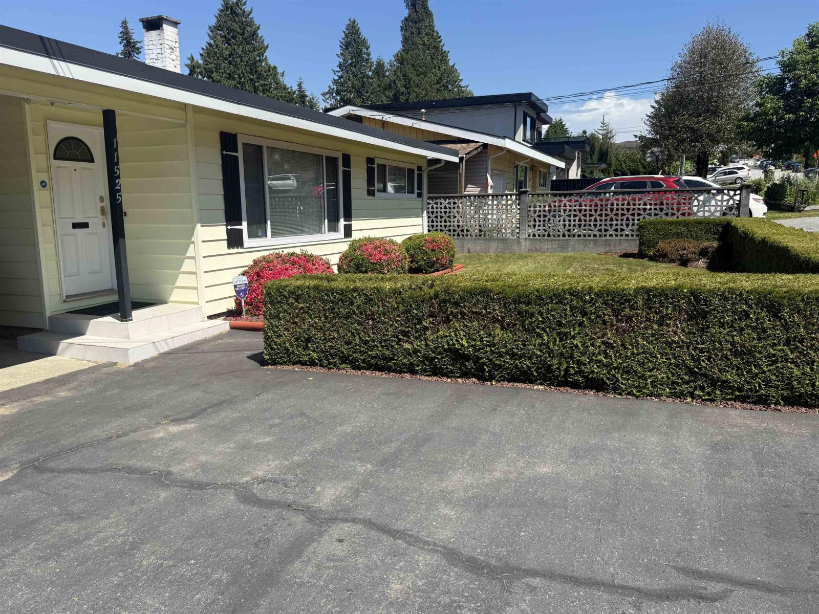 11525 96a Avenue Property Photo 2