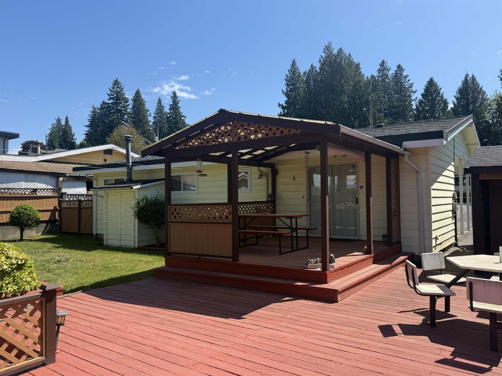 11525 96a Avenue Property Photo 6