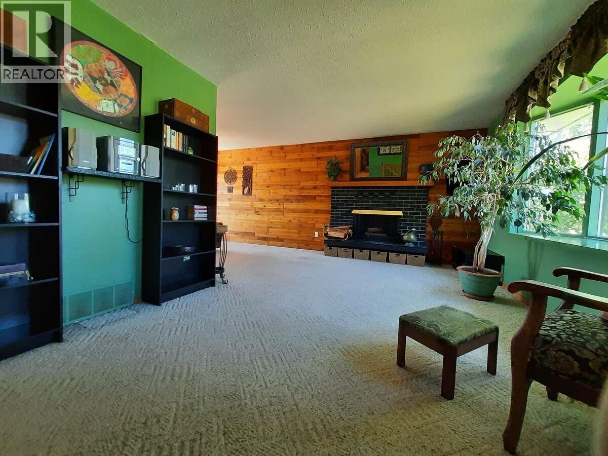 1323 7th Avenue Property Photo 7