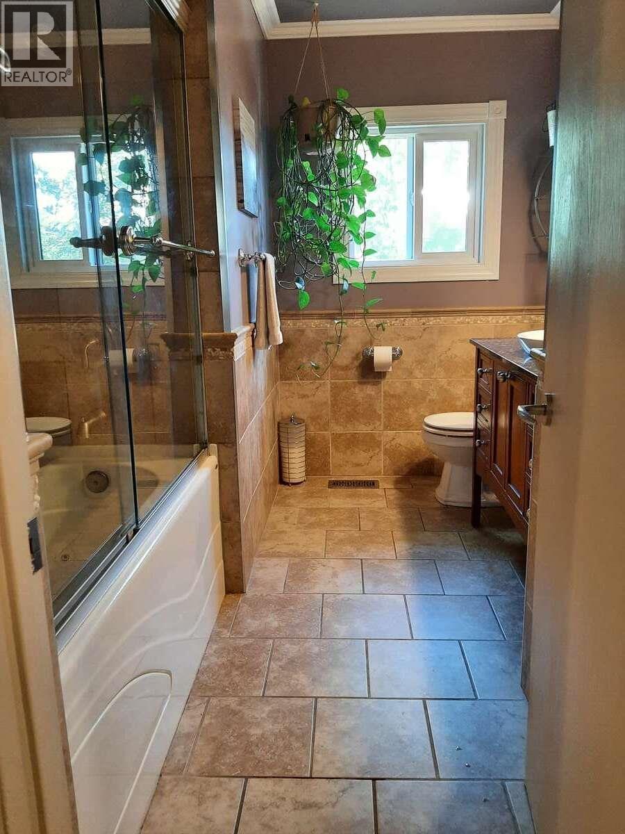 1323 7th Avenue Property Photo 15