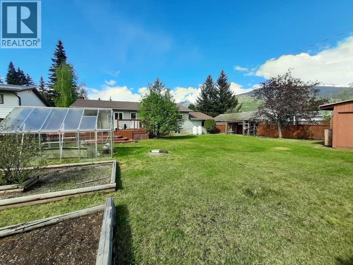 1323 7th Avenue Property Photo 37