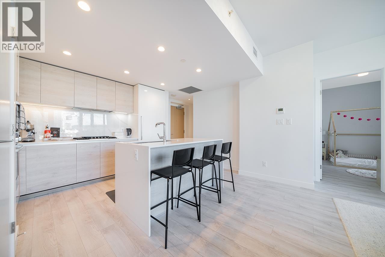 305 2085 Skyline Court Property Photo 4