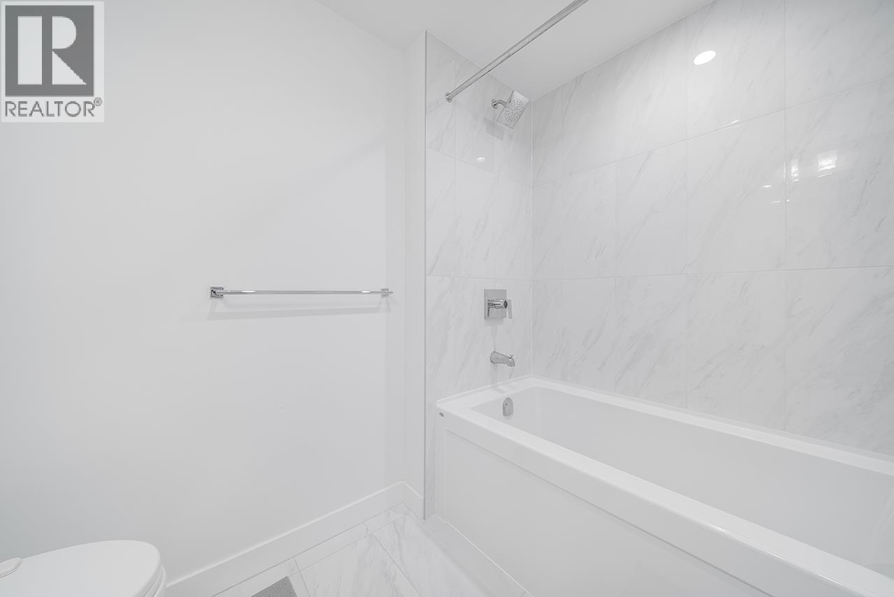 305 2085 Skyline Court Property Photo 17