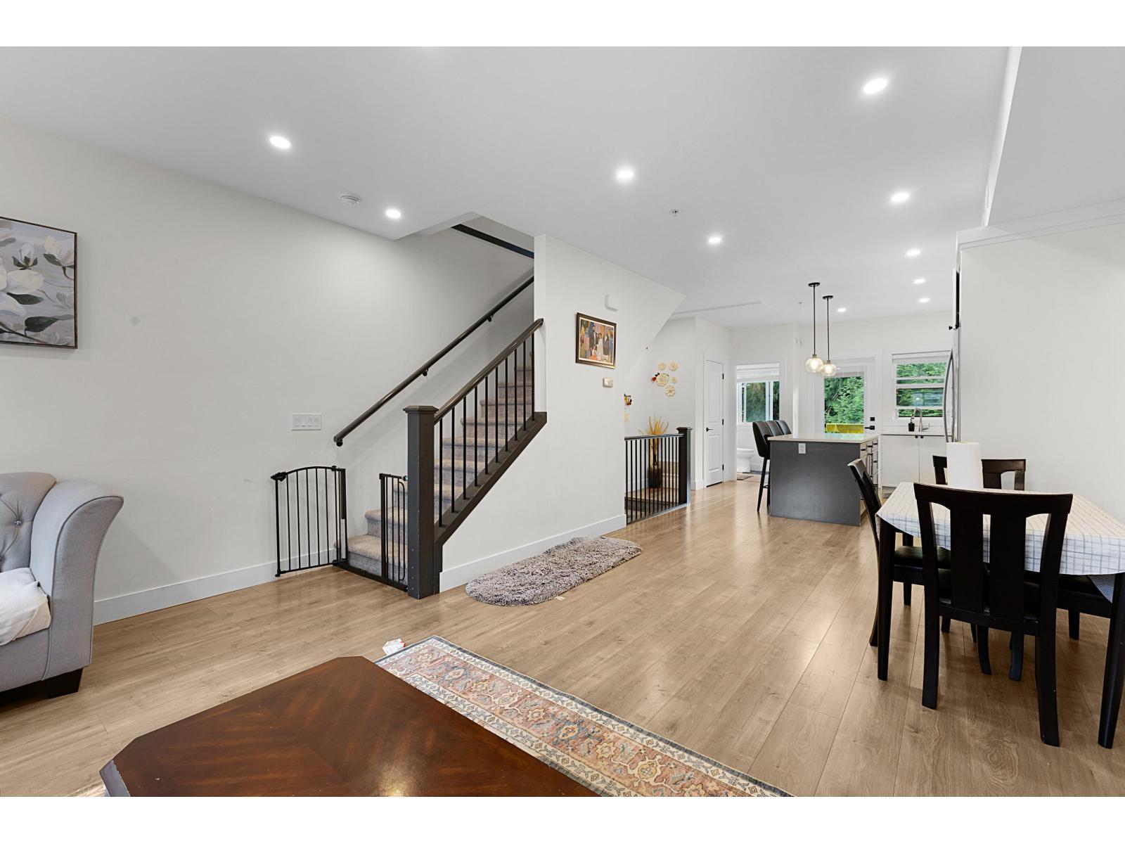 11 32970 Tunbridge Avenue Property Photo 13