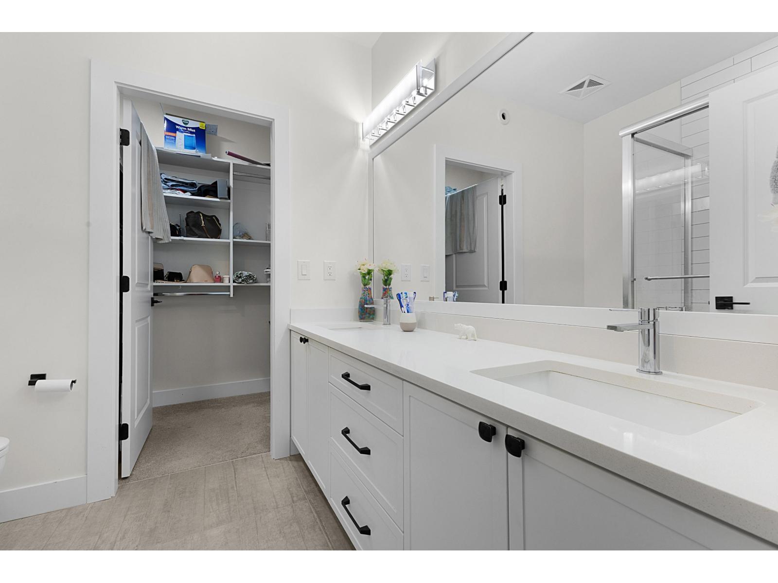 11 32970 Tunbridge Avenue Property Photo 15