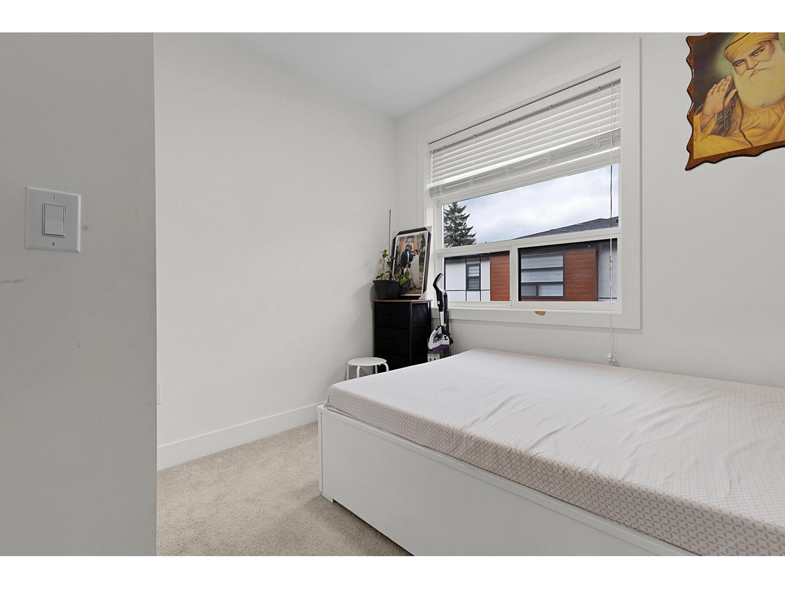 11 32970 Tunbridge Avenue Property Photo 16