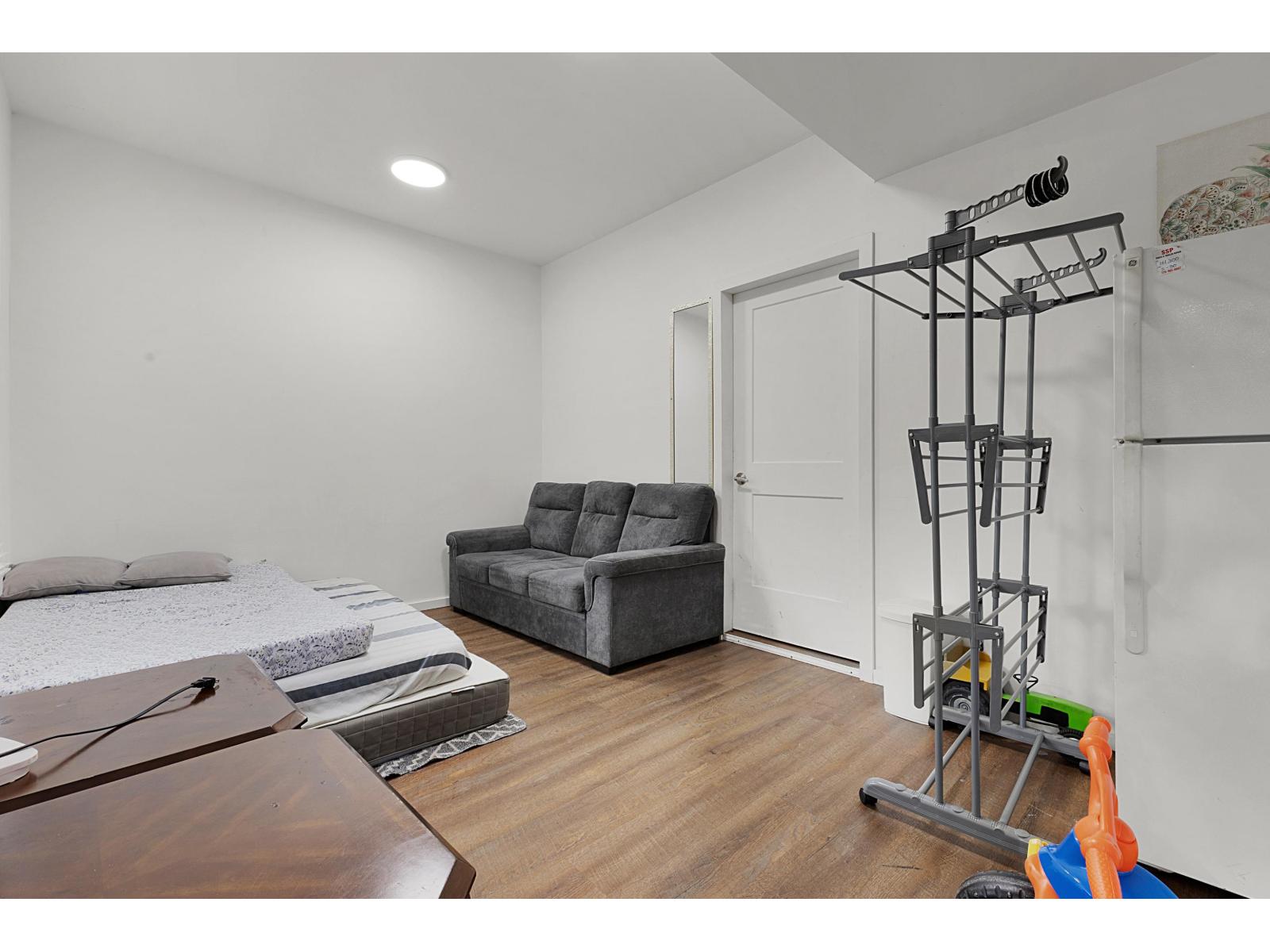 11 32970 Tunbridge Avenue Property Photo 18