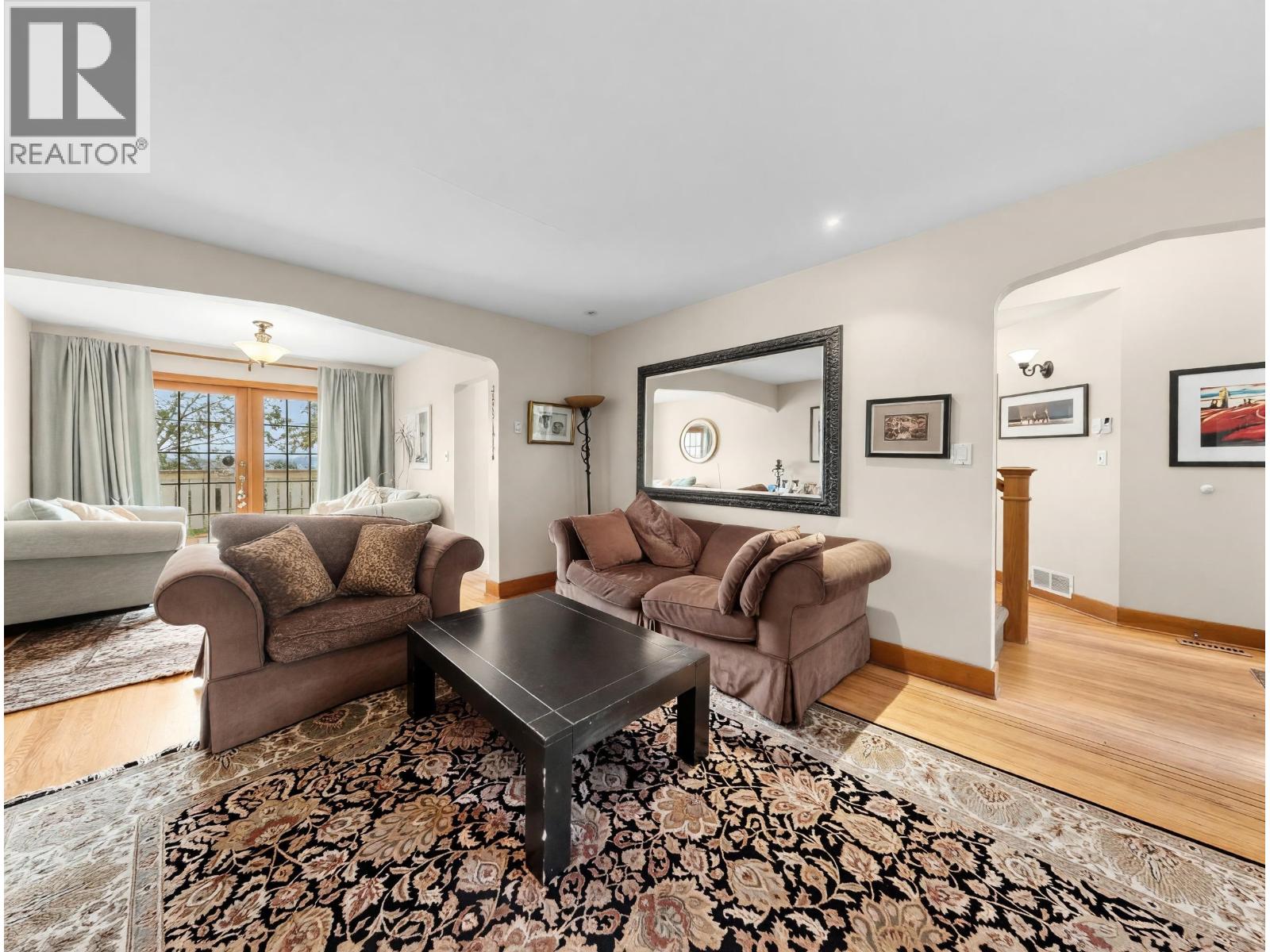 2148 Kings Avenue Property Photo 7