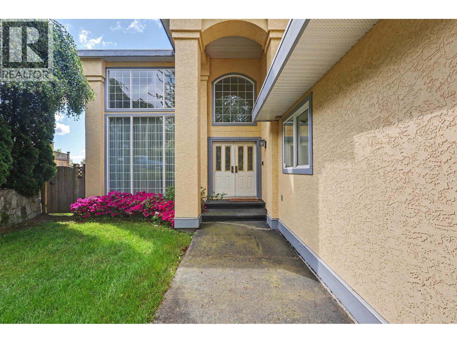 2586 Jade Place Property Photo 3