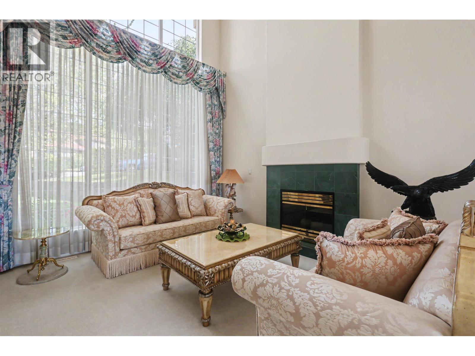 2586 Jade Place Property Photo 5