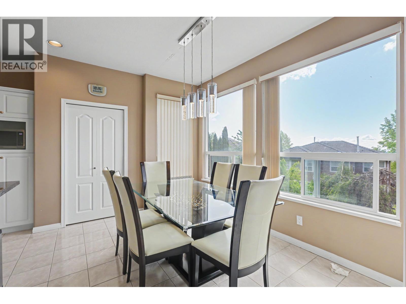 2586 Jade Place Property Photo 11