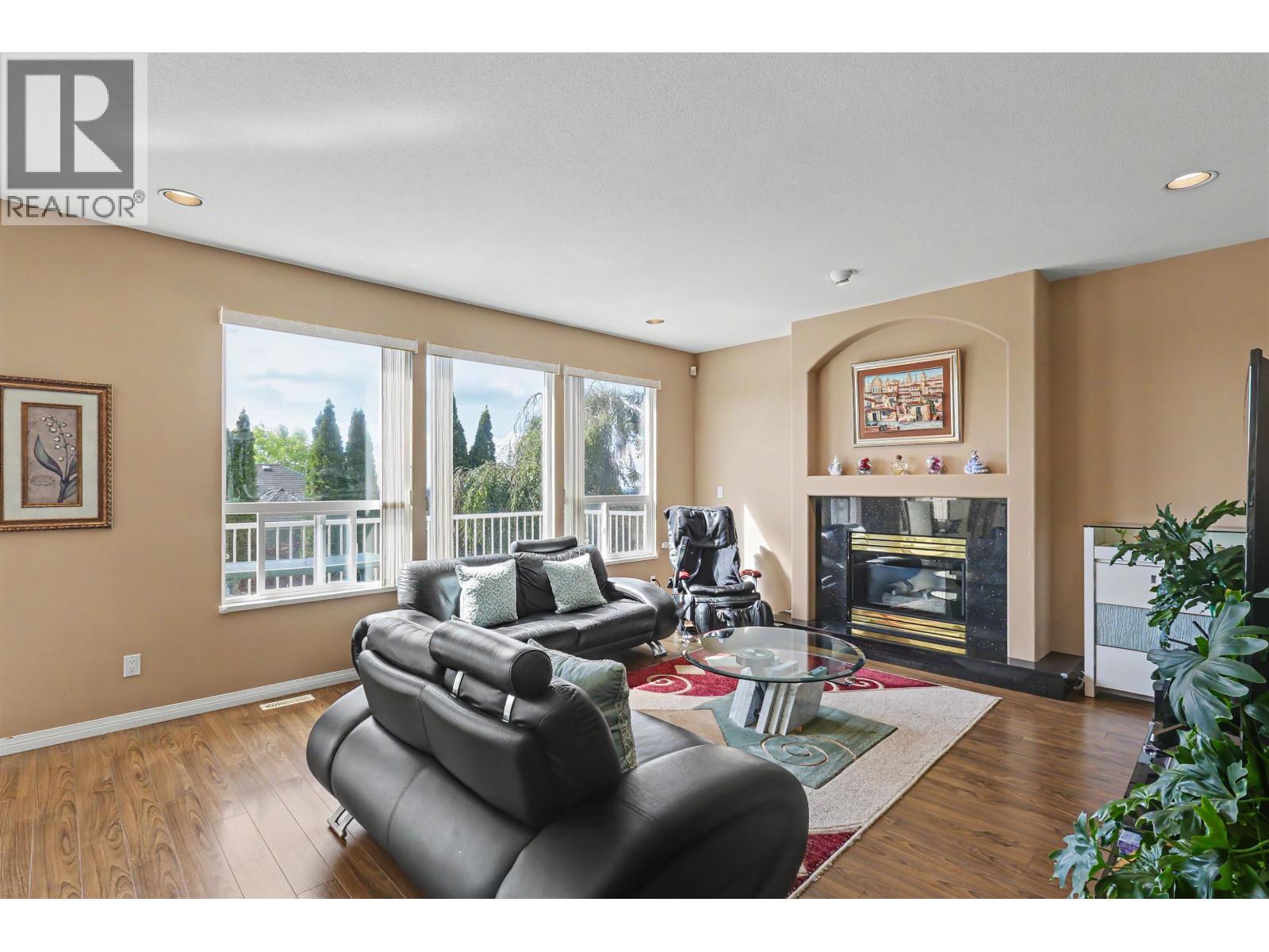 2586 Jade Place Property Photo 13