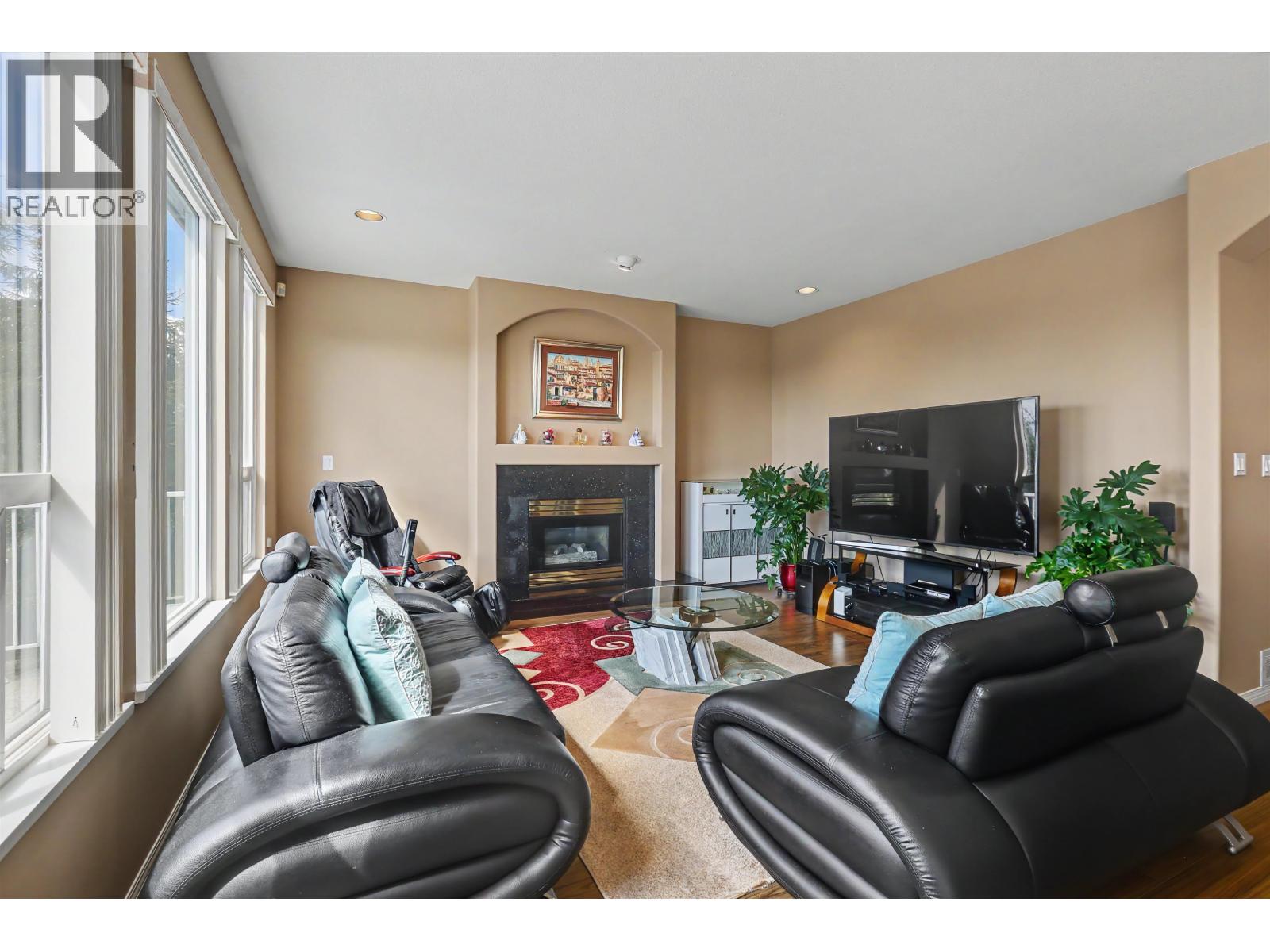 2586 Jade Place Property Photo 14
