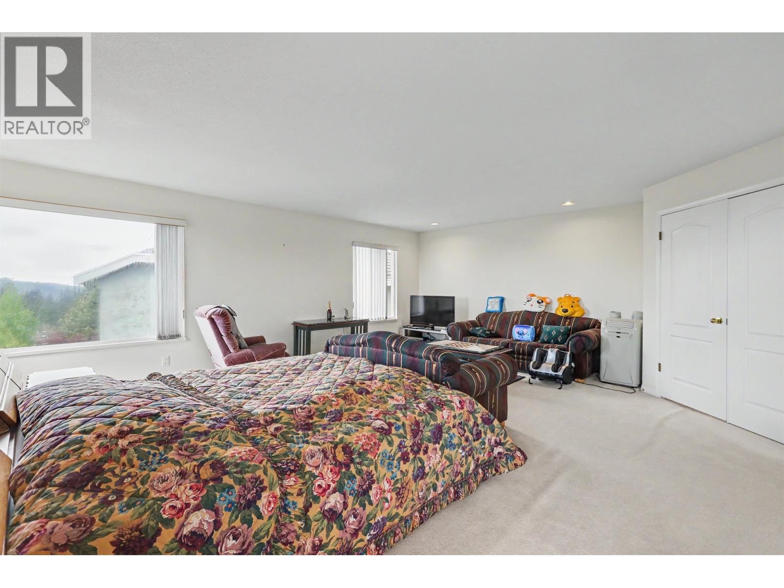 2586 Jade Place Property Photo 18
