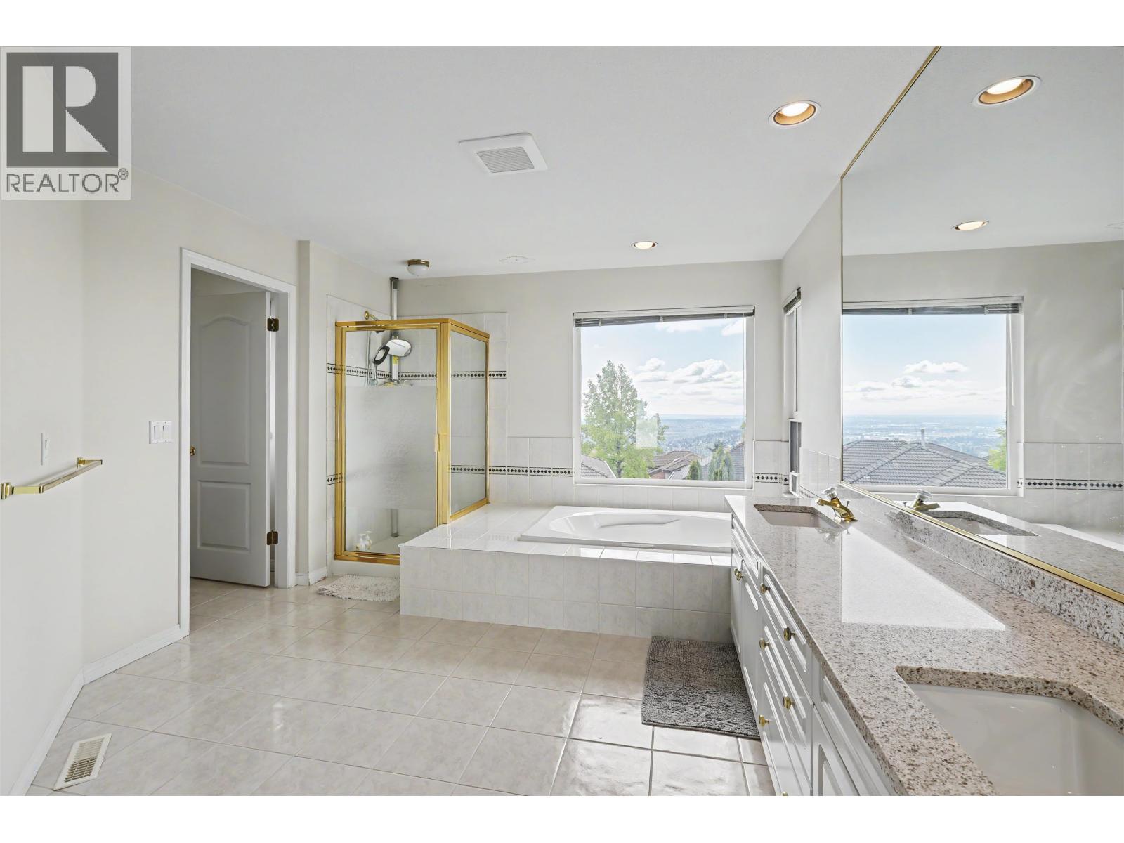 2586 Jade Place Property Photo 20