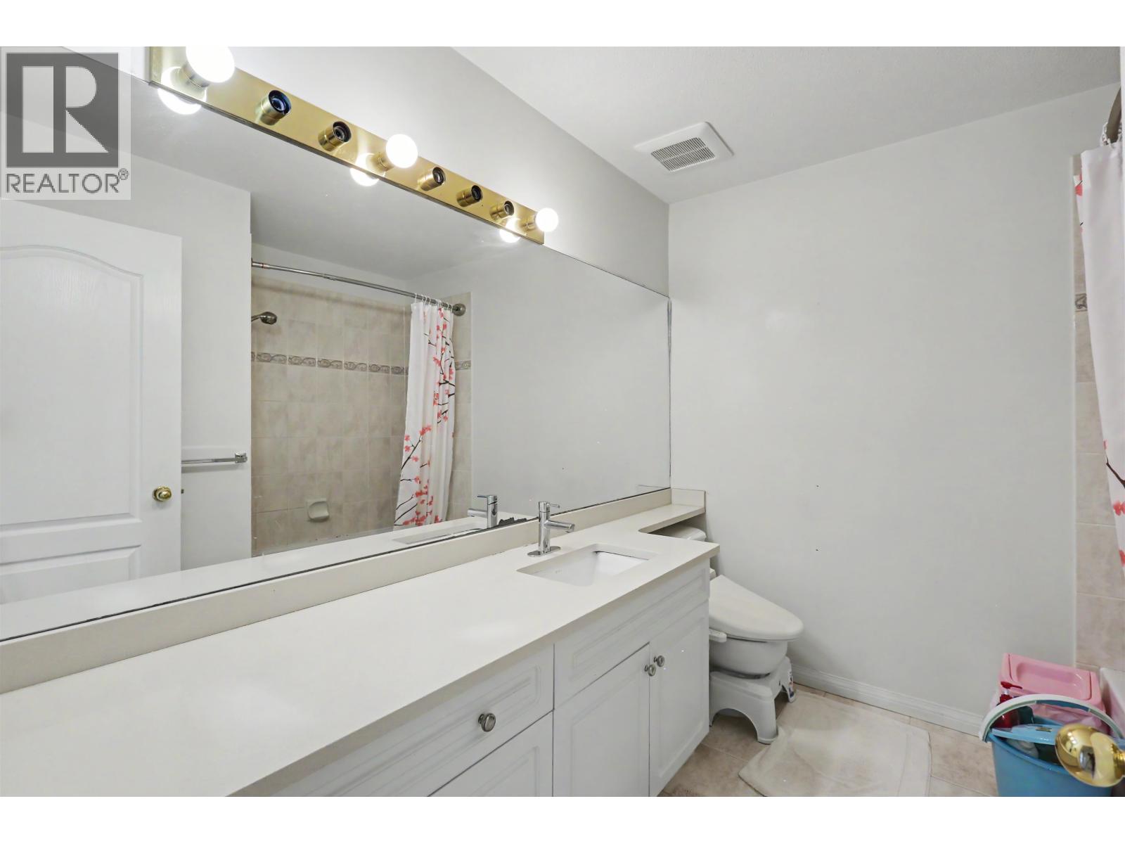 2586 Jade Place Property Photo 26