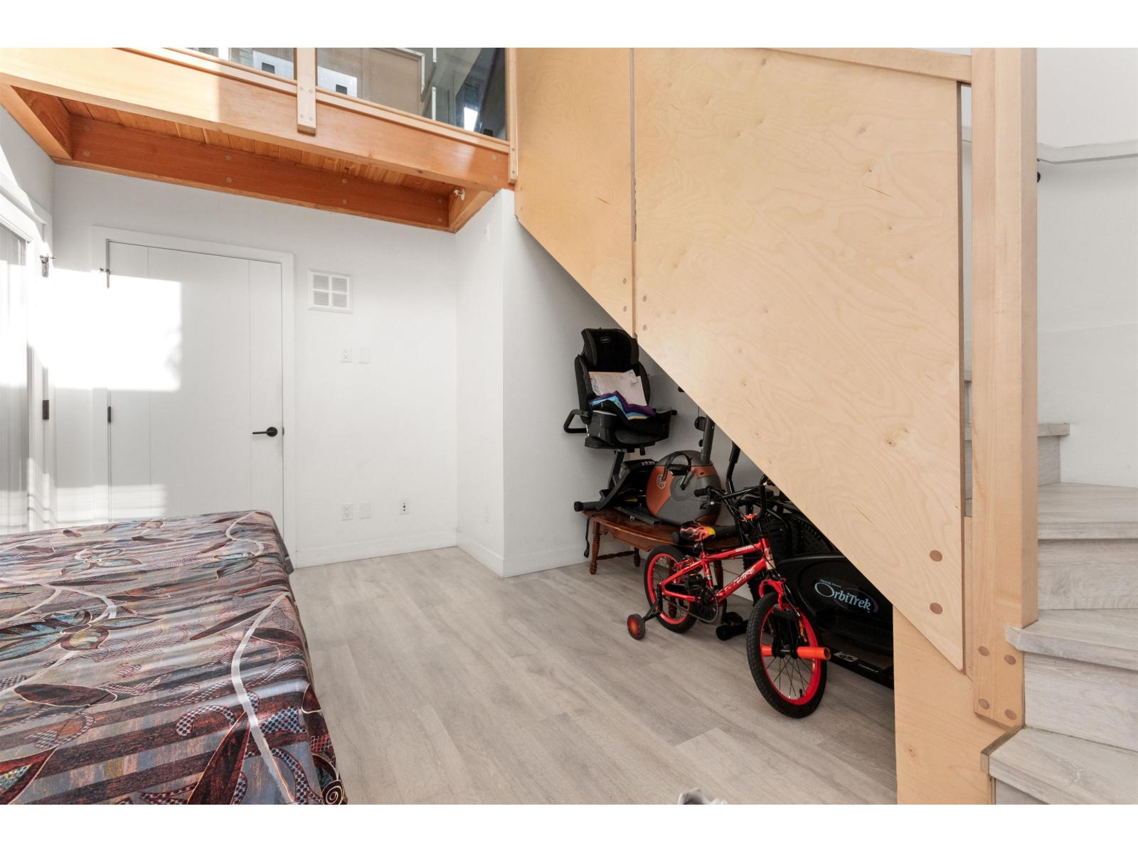 6 32828 Landeau Place Property Photo 10
