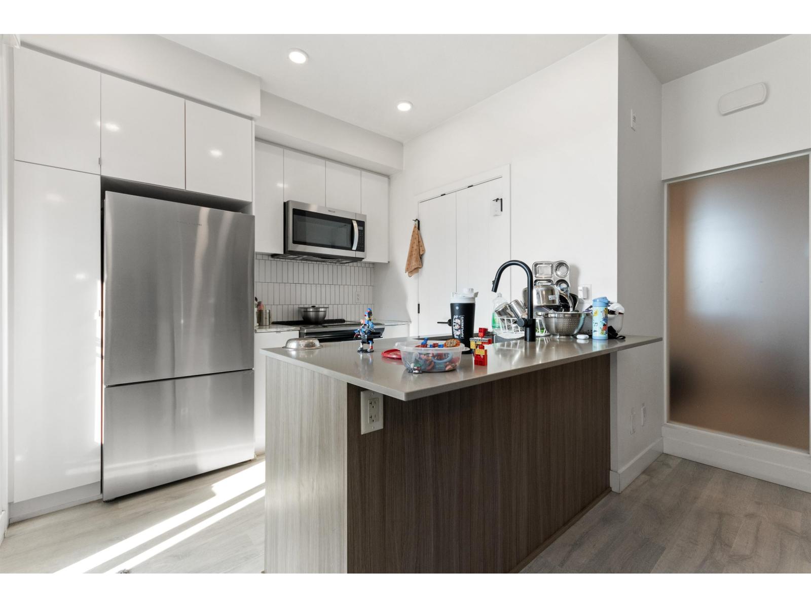 6 32828 Landeau Place Property Photo 15