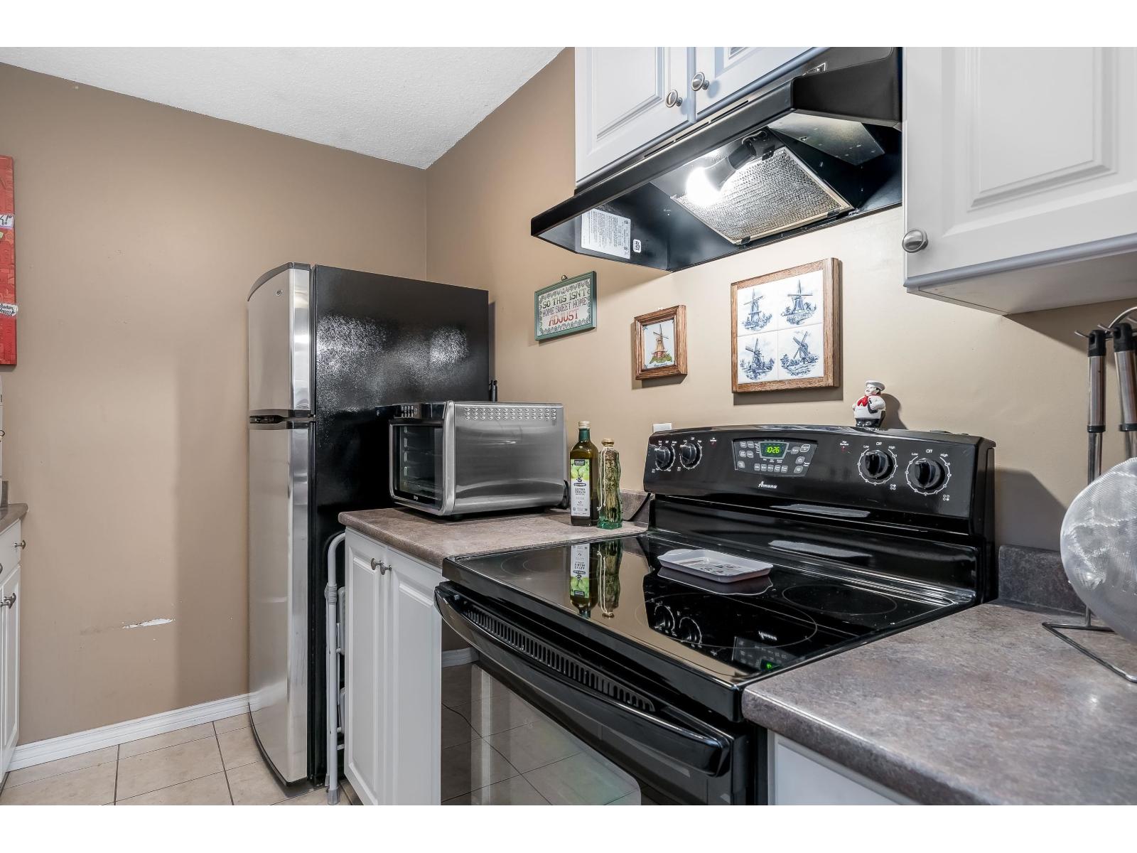 70 17712 60 Avenue Property Photo 6