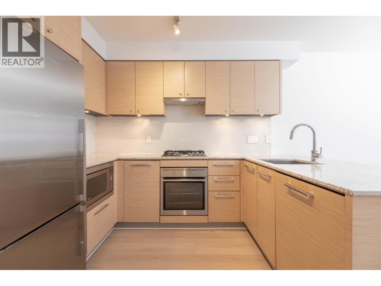 803 6180 Cooney Road Property Photo 3