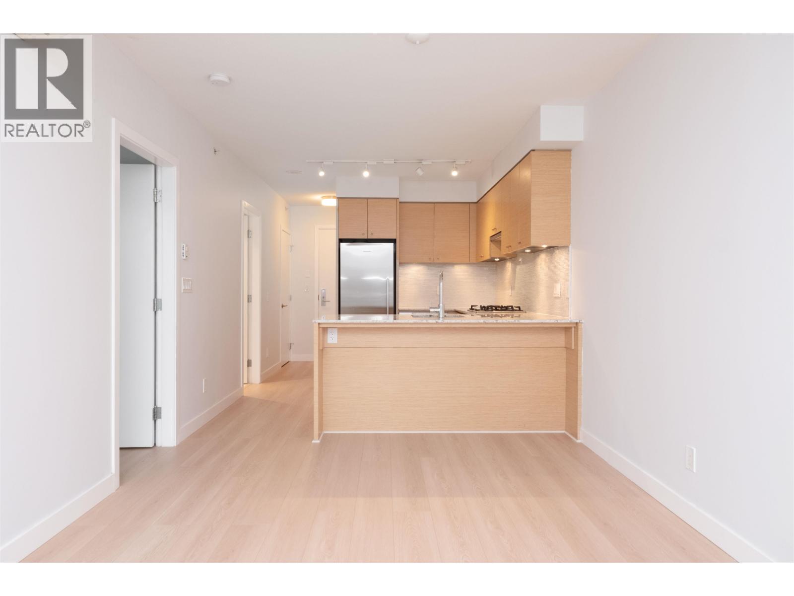 803 6180 Cooney Road Property Photo 6