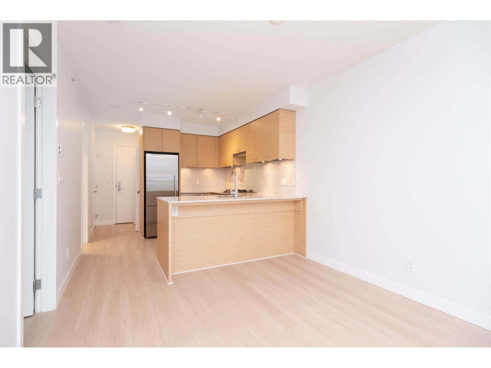 803 6180 Cooney Road Property Photo 7