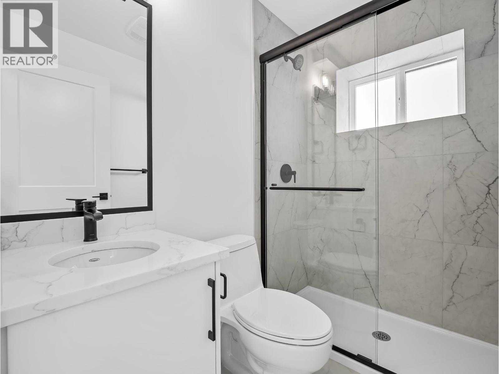 2 6885 Aubrey Street Property Photo 27