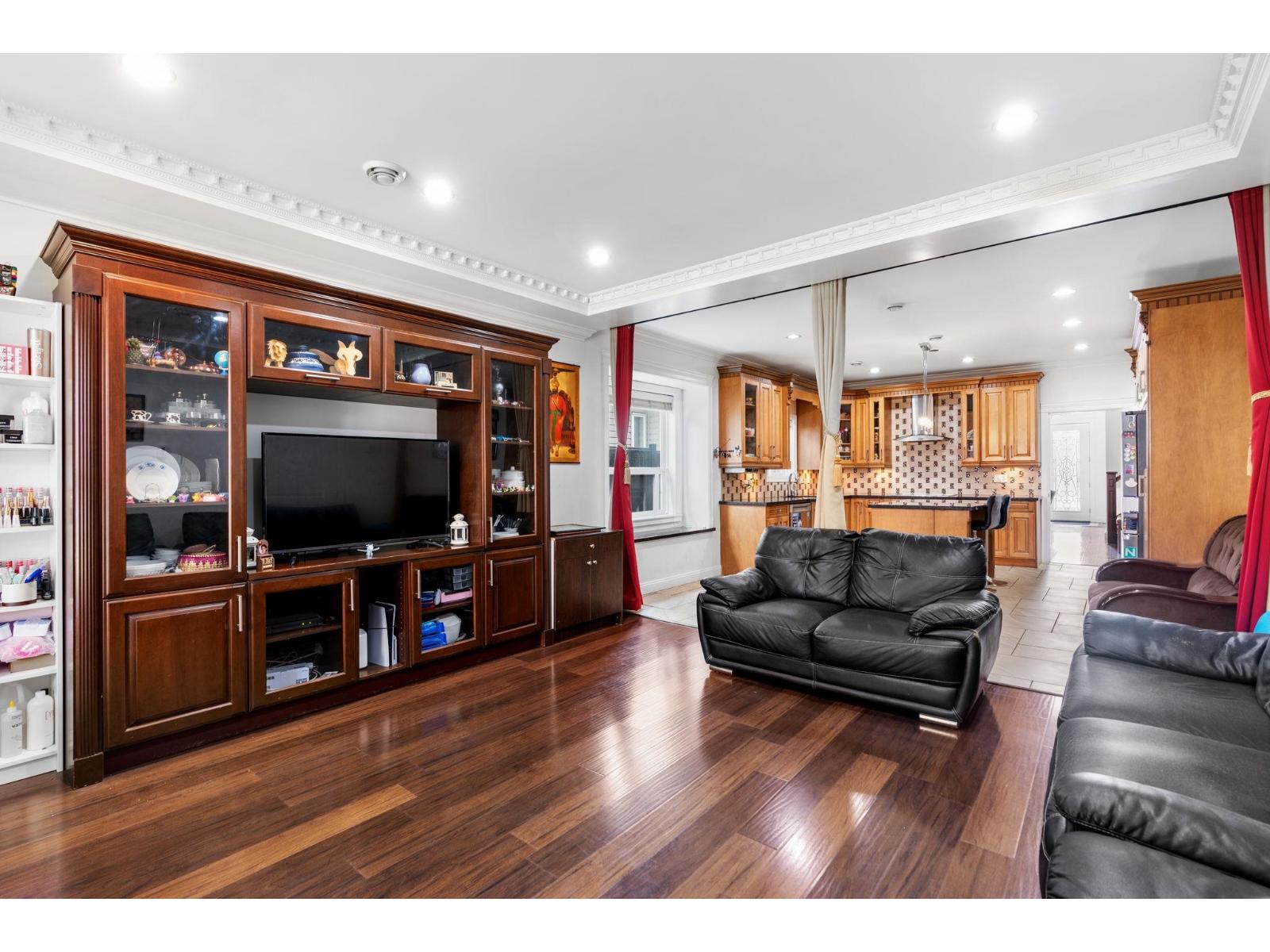 11641 75a Avenue Property Photo 11
