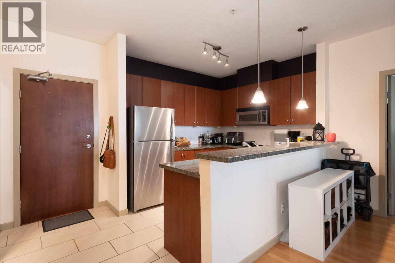 202 200 Capilano Road Property Photo 14